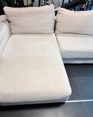 Divano con chaise longue