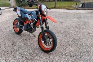 KTM 690 smcR lc4 anno 2012
