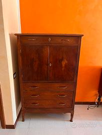 Credenza antica