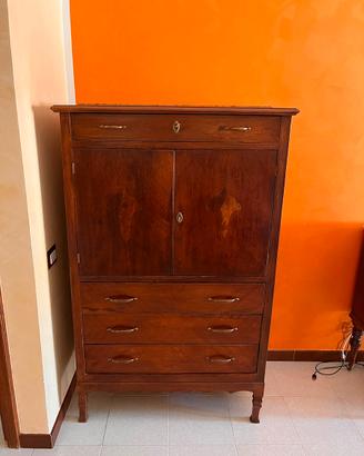 Credenza antica