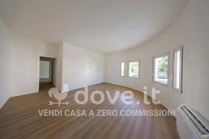 Appartamento di 103 m² con 3 locali e posto auto a