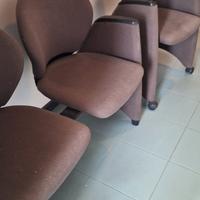 Divanetto e poltorna per attesa