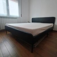 letto matrimoniale semi nuovo in similpelle nera