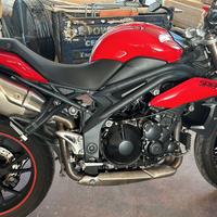 Triumph speed triple 1050