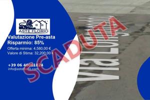 Immobile in asta di 158 m² con box auto doppio a S