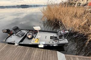 Bass boat