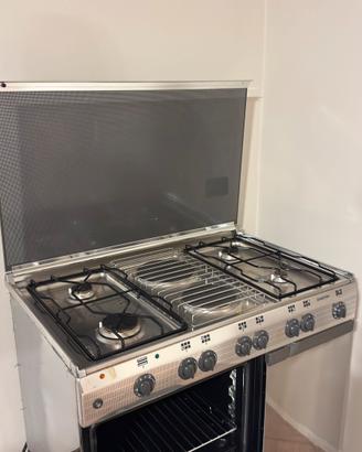 Cucina a gas Ariston 4 fuochi con forno