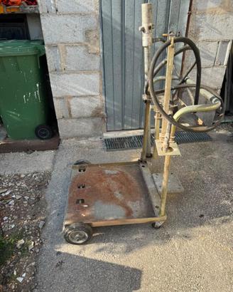 Carrello per fusto olio