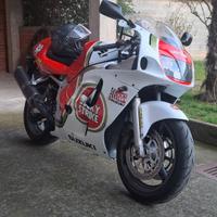 Suzuki gsx r srad 600