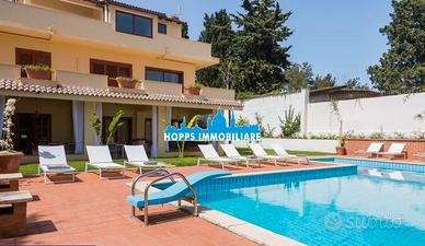 Villa unifamiliare con piscina - mondello