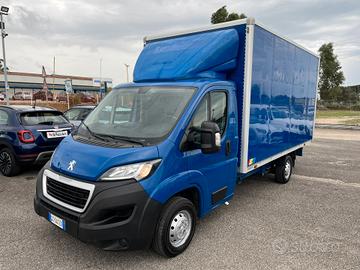 Peugeot Boxer 335 2.2 BlueHDi 140 S&S PLM-TA Furgo