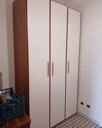 armadio a tre ante