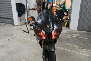 Aprilia RSV 1000 Factory 2004