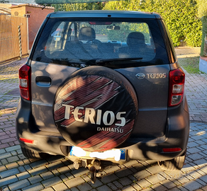 Daihatsu Terios con gancio di traino