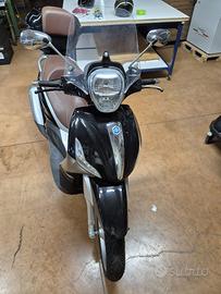 Scooter beverly 300 i.e. anno 2012