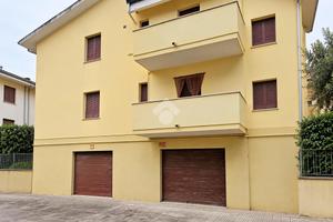 NEGOZIO A MONTEMARCIANO