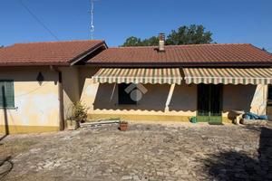 VILLA SINGOLA A ARTENA