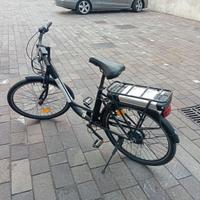 Bicicletta con motore elettrico