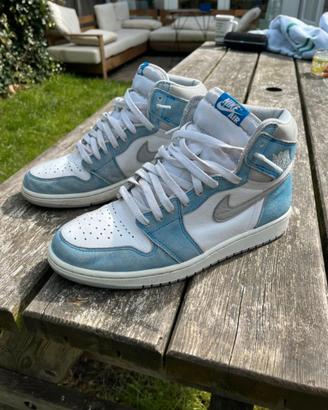 Jordan 1 High Hyper Royal