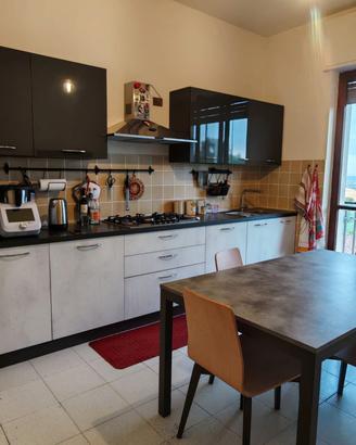 Cucina completa di elettrodomestici
