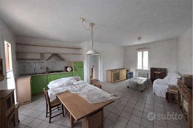 Appartamento con due camere e terrazzo a Montebell