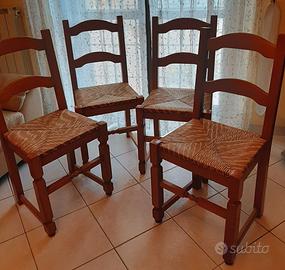 Sedie e tavolo da cucina