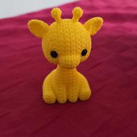 pupazzetto giraffa effetto lavorazione a maglia