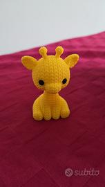 pupazzetto giraffa effetto lavorazione a maglia