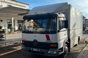 Autonegozio Mercedes Atego