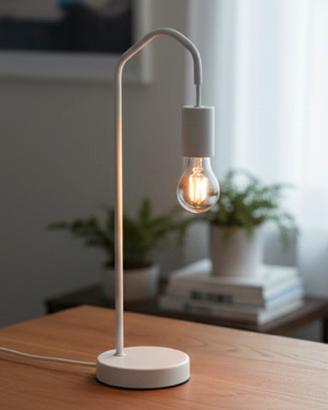 Lampada da tavolo Habitat minimalista
