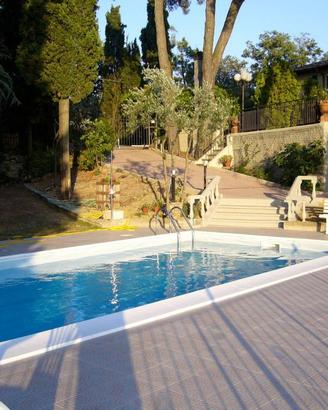 Rustico / Casale di 550 m² con più di 5 locali a M