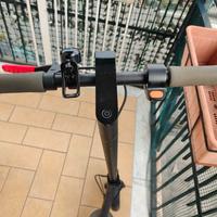 Monopattino Xiaomi Mi Electric Scooter Essential
