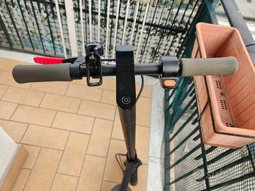 Monopattino Xiaomi Mi Electric Scooter Essential
