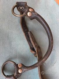 Morso in cuoio per cavallo finimenti in ottone