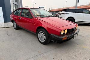 Alfa Romeo GTV 2.0