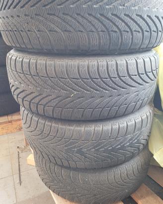 gomme + cerchi 205 60 r16