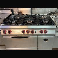 Attrezzature e arredi per ristorante/pizzeria