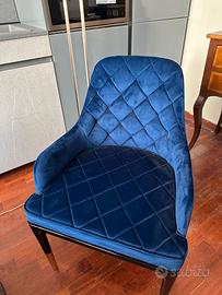 Poltrona blu elettrico e nera