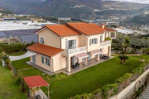 VILLA SINGOLA A TAGGIA