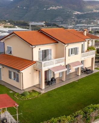 VILLA SINGOLA A TAGGIA