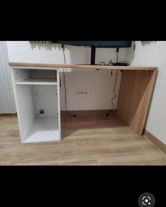 Scrivania IKEA