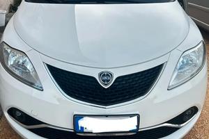 Lancia Ypsilon neopatentati 