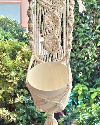 portavasi in macramè con vaso in plastica 