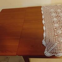 TAVOLO  SALOTTO IN LEGNO LUCIDO