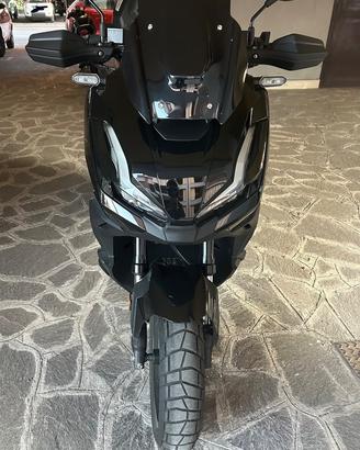 Honda adv 350