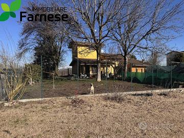 Casa indipendente di 157 m² con 4 locali e box aut