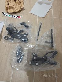pedane arretrate street triple 765