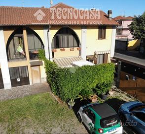CASA DI CORTE A BAREGGIO