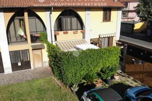 CASA DI CORTE A BAREGGIO