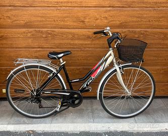 Bicicletta City bike cambio Shimano ruota 28